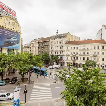 Elegant In Super Location Appartamento Budapest