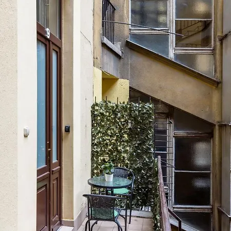 Апартаменты Elegant In Super Location